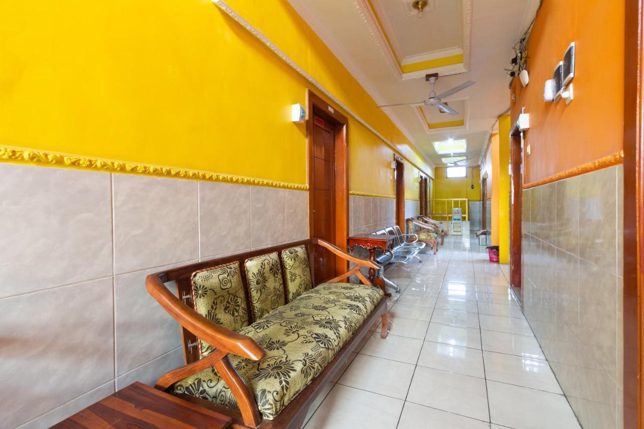 Homestay Gayatri Sawojajar Near Univ Negeri Malang Kampus 2 Mitra Reddoorz Exteriör bild