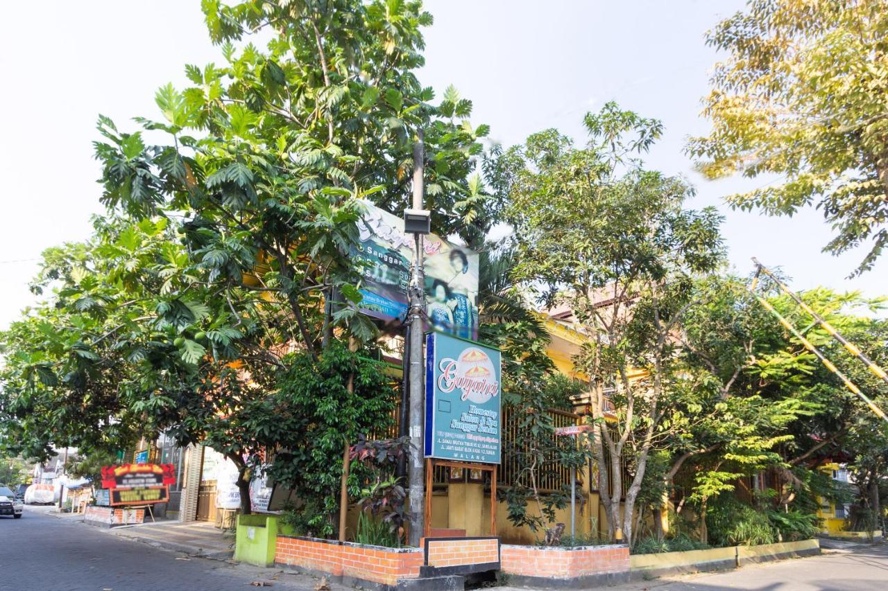 Homestay Gayatri Sawojajar Near Univ Negeri Malang Kampus 2 Mitra Reddoorz Exteriör bild