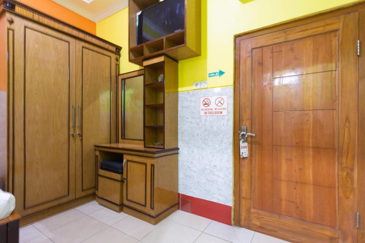 Homestay Gayatri Sawojajar Near Univ Negeri Malang Kampus 2 Mitra Reddoorz Exteriör bild
