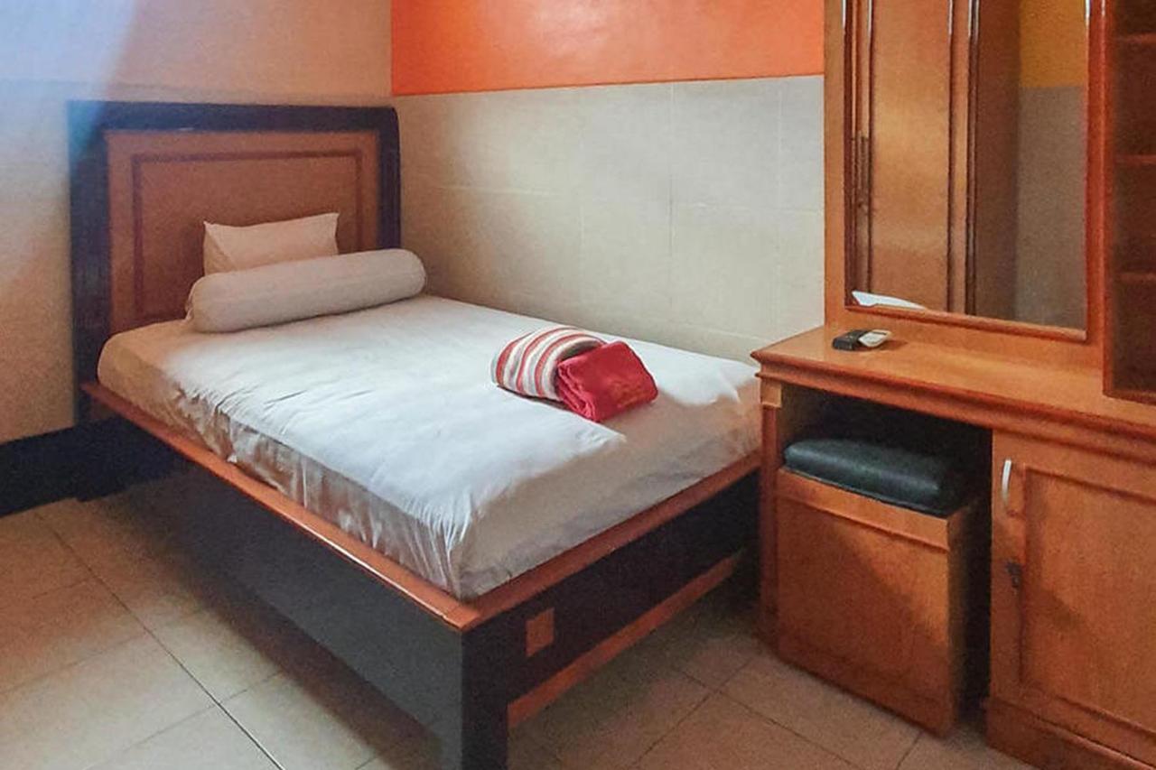 Homestay Gayatri Sawojajar Near Univ Negeri Malang Kampus 2 Mitra Reddoorz Exteriör bild