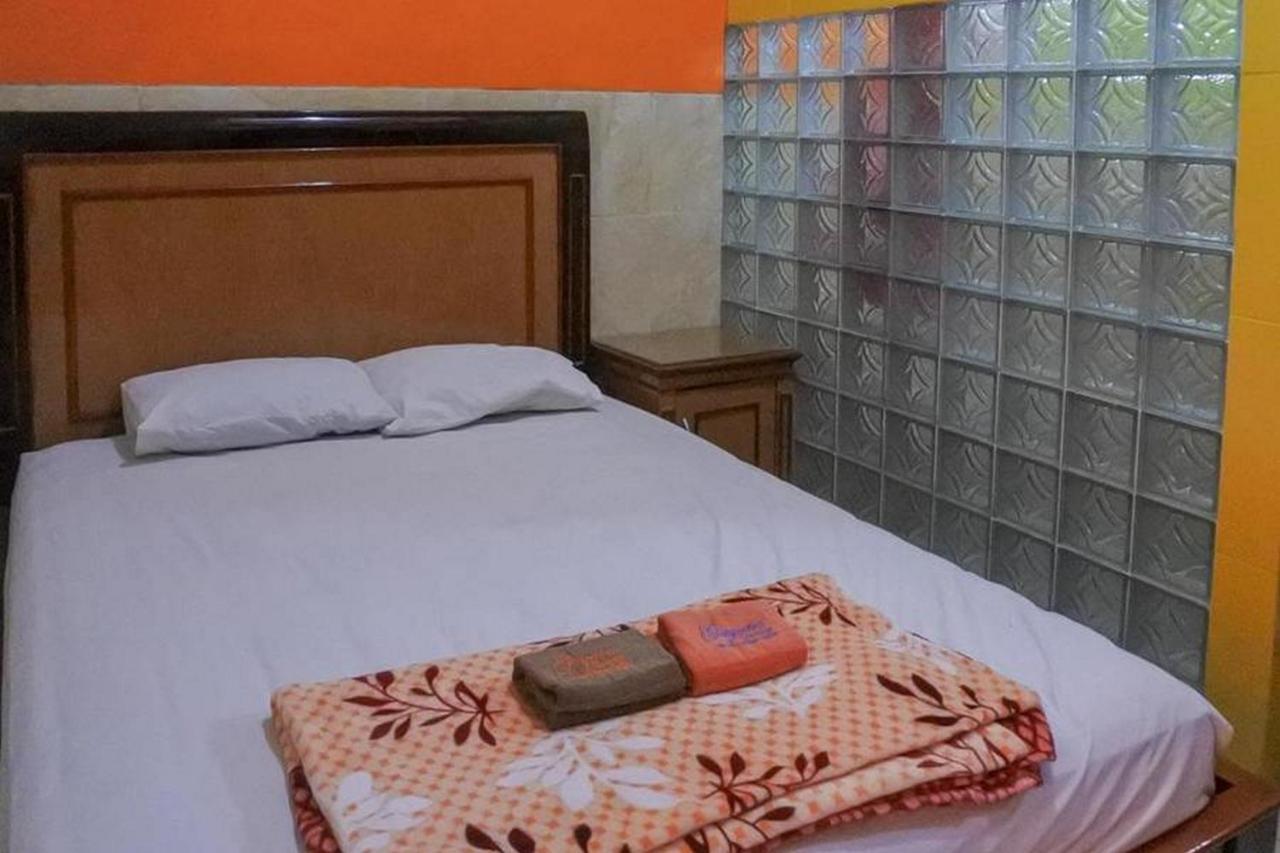 Homestay Gayatri Sawojajar Near Univ Negeri Malang Kampus 2 Mitra Reddoorz Exteriör bild